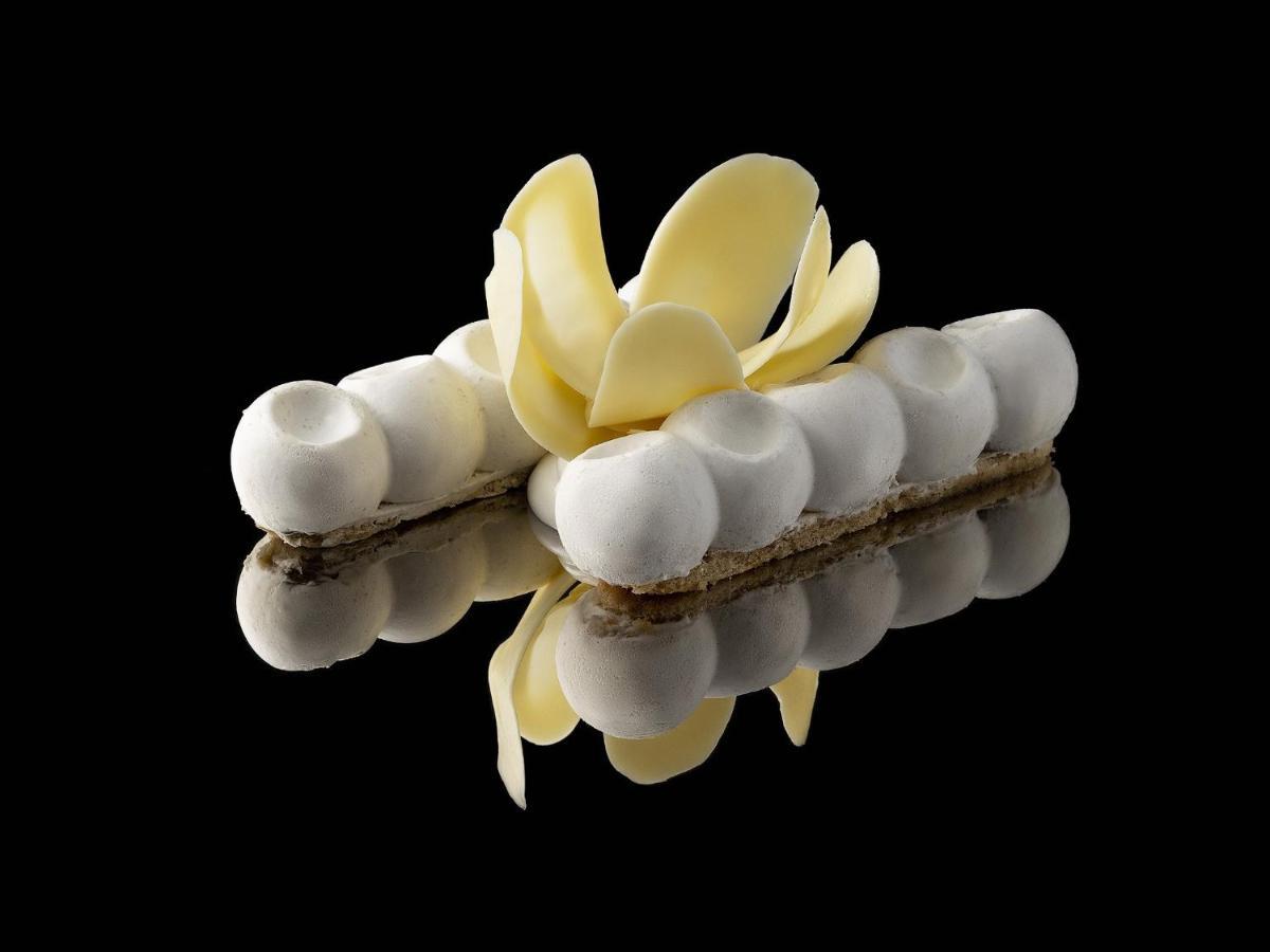 Centara Reserve Samui Strand von Chaweng Exterior foto A white chocolate cake